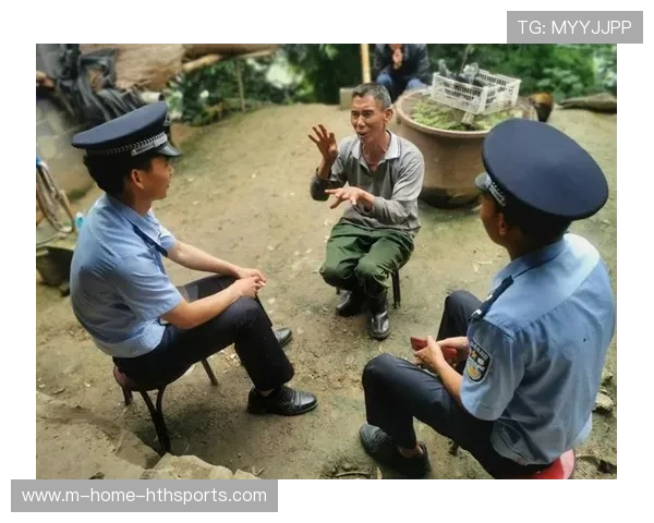 石家庄功夫韩东前场冲刺拉扯，防线被迫整体后退